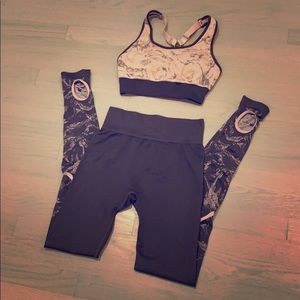 Fabletics Sports Bra & Stirrup Pants Set XS